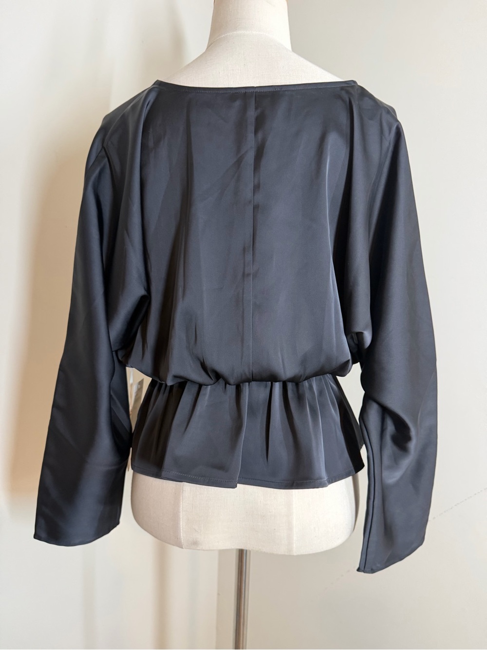 NWT! Good American Black Deep-V Neck- SZ 1=Small- Dolman Sleeve Satin Top Blouse - Picture 6 of 13